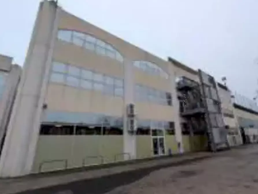 negozio in vendita a Forlì in zona Quattro