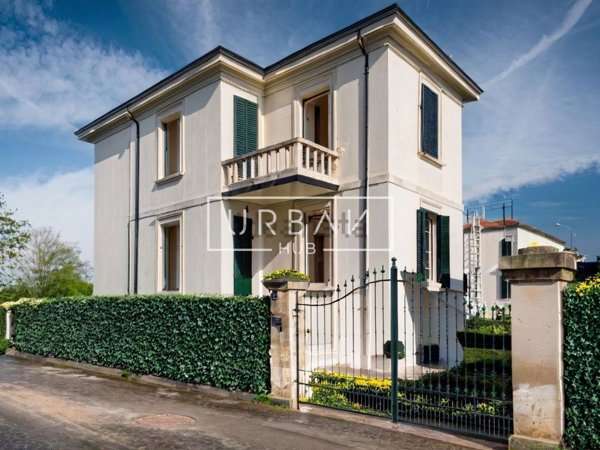 casa indipendente in vendita a Forlì in zona Ronco