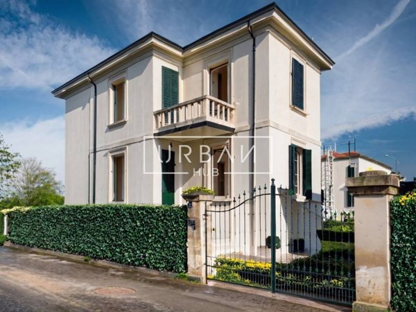 casa indipendente in vendita a Forlì in zona Ronco