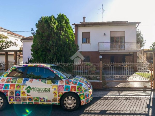 casa indipendente in vendita a Forlì in zona Cava