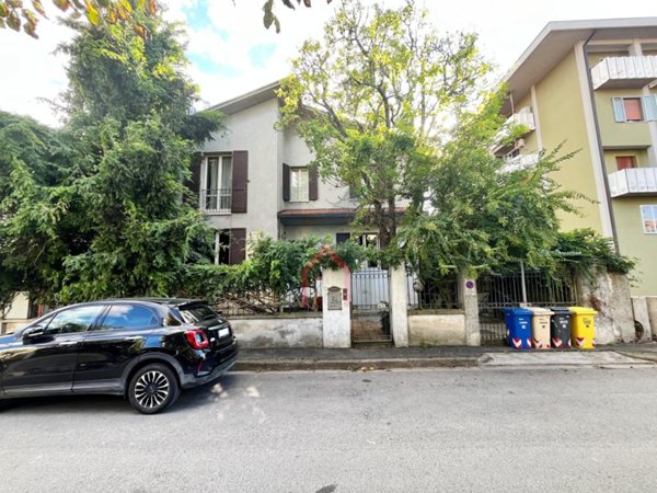casa indipendente in vendita a Forlì in zona Musicisti / Grandi Italiani
