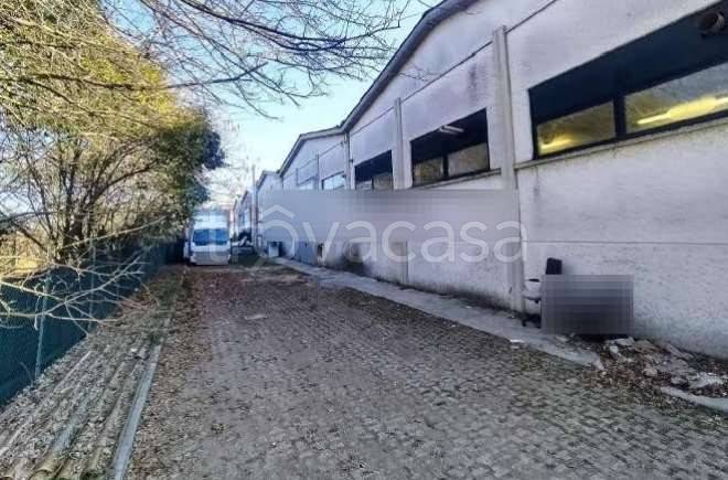 locale di sgombero in vendita a Forlì in zona Cava