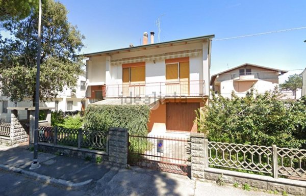 casa indipendente in vendita a Forlì in zona Ronco
