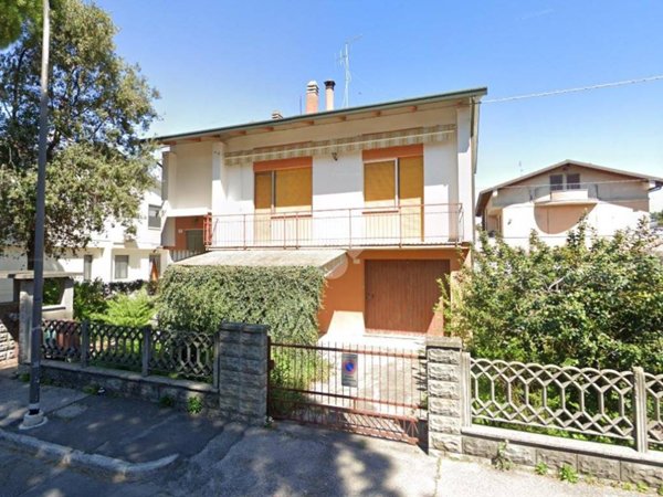 casa indipendente in vendita a Forlì in zona Ronco