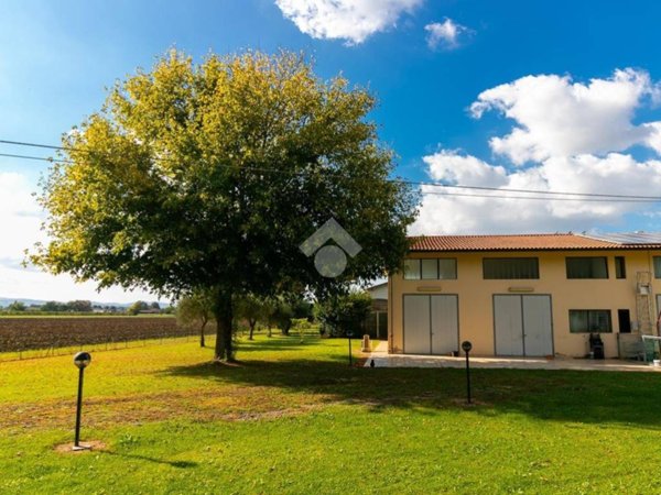 locale di sgombero in vendita a Forlì in zona Carpena