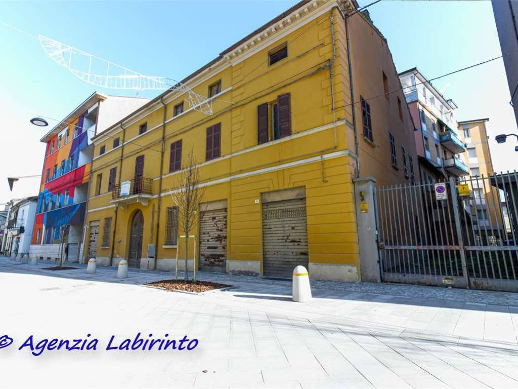 casa indipendente in vendita a Forlì in zona Centro Storico