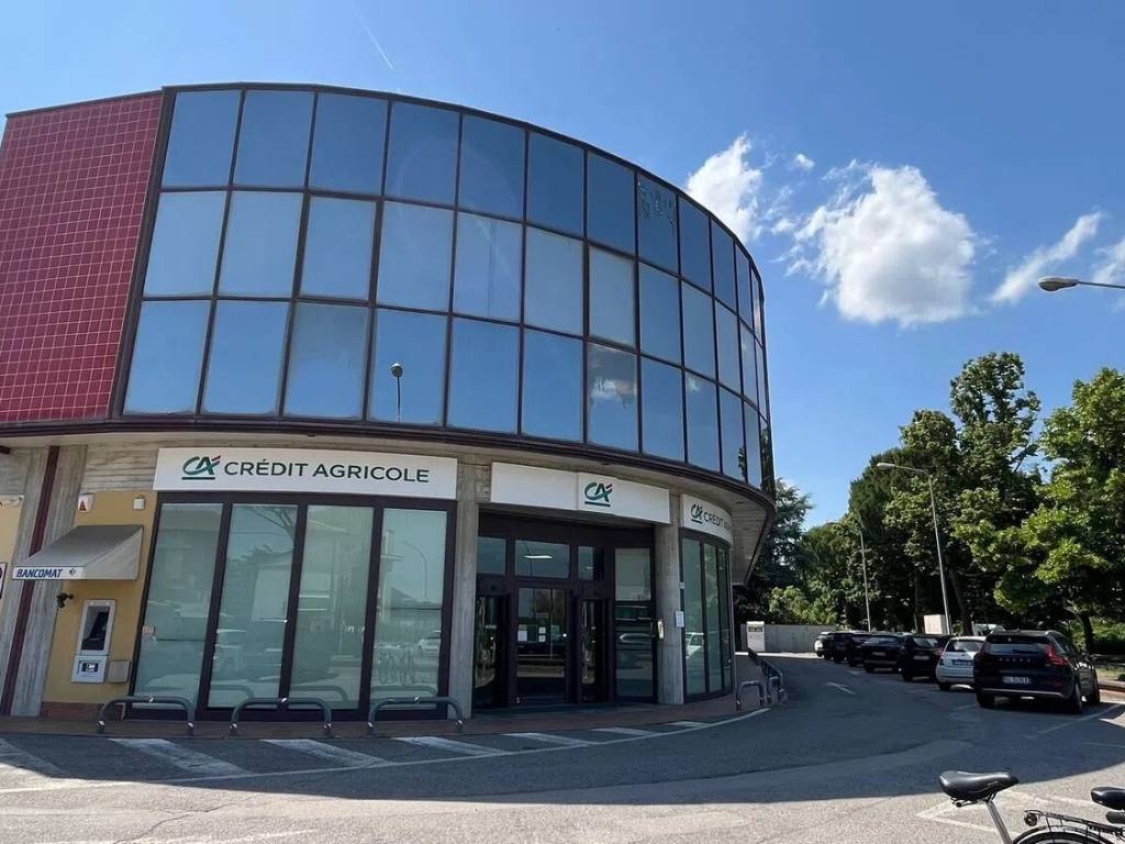 negozio in vendita a Forlì in zona San Leonardo