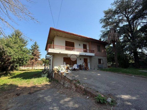 casa indipendente in vendita a Forlì in zona Vecchiazzano