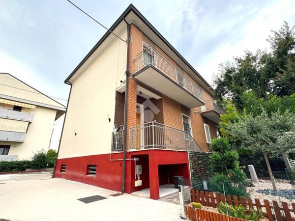 casa indipendente in vendita a Forlì in zona Ronco