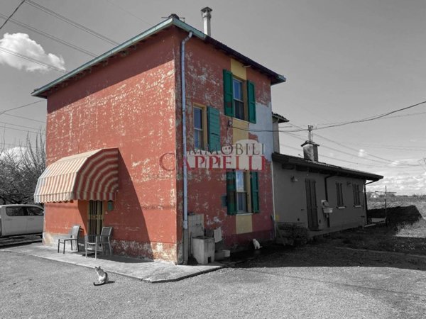casa indipendente in vendita a Forlì in zona Casemurate