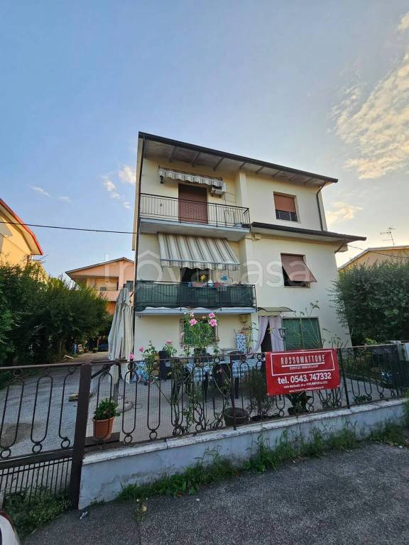 casa indipendente in vendita a Forlì in zona Ronco