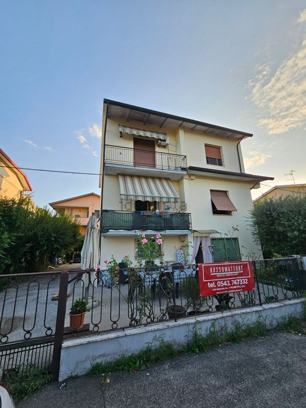 casa indipendente in vendita a Forlì in zona Ronco