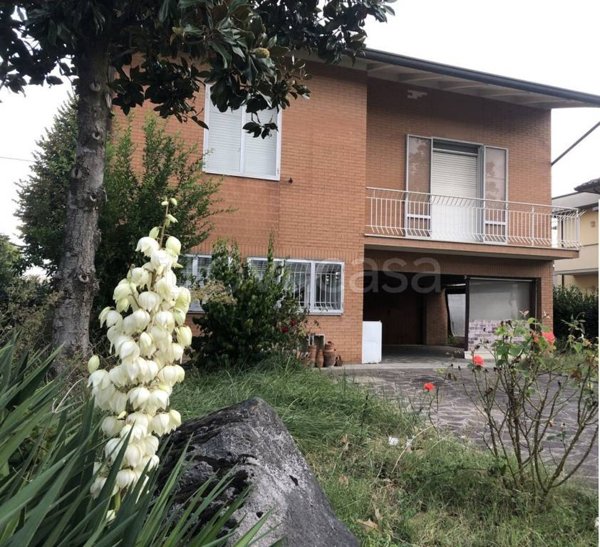 casa indipendente in vendita a Forlì in zona San Martino in Strada