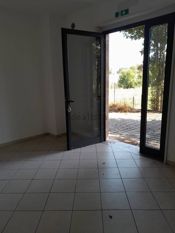 negozio in vendita a Forlì in zona Villanova