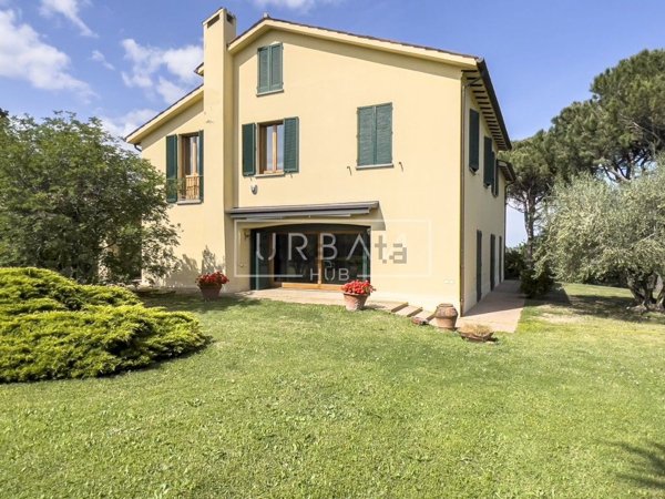 casa indipendente in vendita a Forlì in zona Ravaldino in Monte