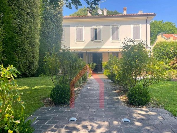 casa indipendente in vendita a Forlì in zona Centro Storico