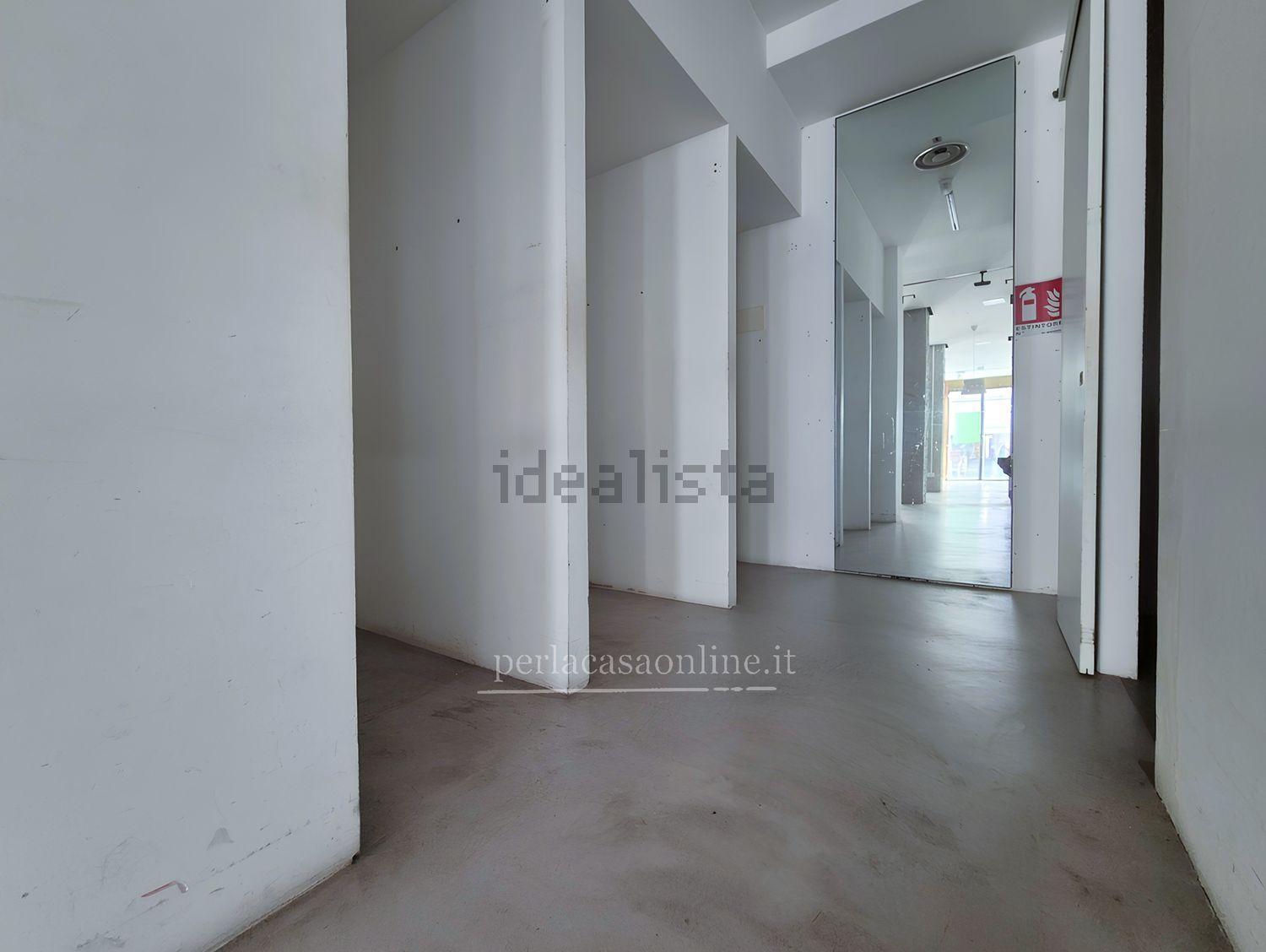 negozio in vendita a Forlì in zona Centro Storico