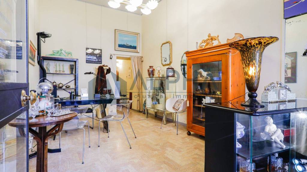 negozio in vendita a Forlì in zona Centro Storico