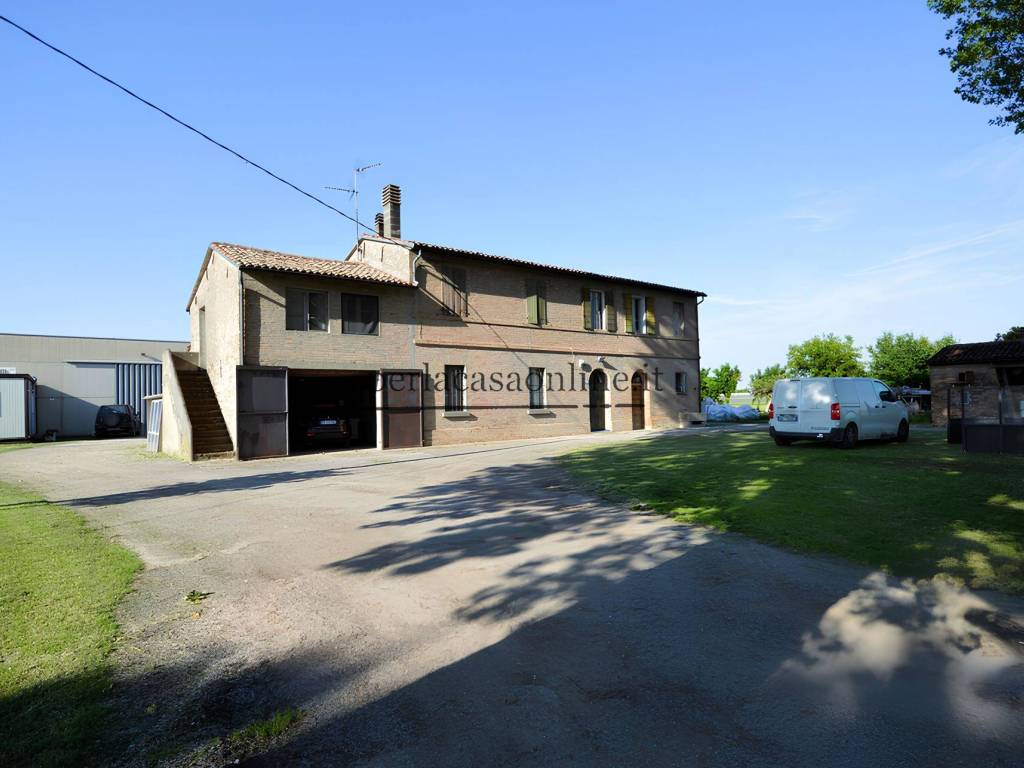 casa indipendente in vendita a Forlì in zona Carpinello
