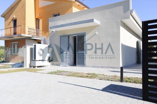 casa indipendente in vendita a Forlì in zona Carpena