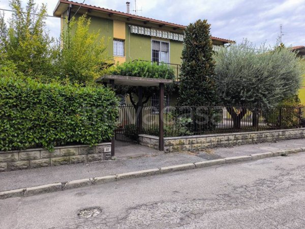 casa indipendente in vendita a Forlì