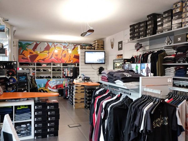 negozio in vendita a Forlì in zona Centro Storico