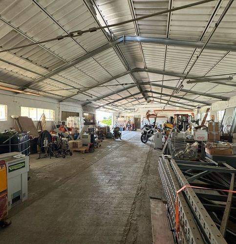 locale commerciale in vendita a Forlì in zona Carpena