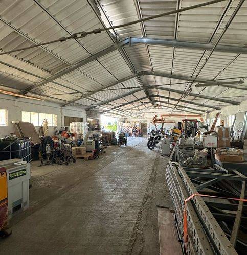 locale commerciale in vendita a Forlì in zona Carpena