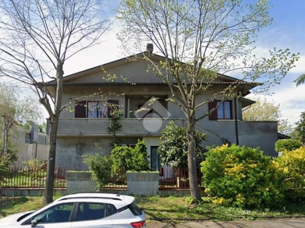 casa indipendente in vendita a Forlì in zona Carpena