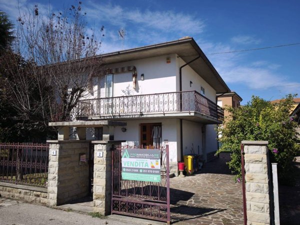 casa indipendente in vendita a Forlì in zona San Martino in Strada