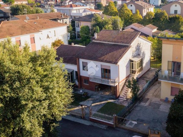 casa indipendente in vendita a Forlì in zona Cava