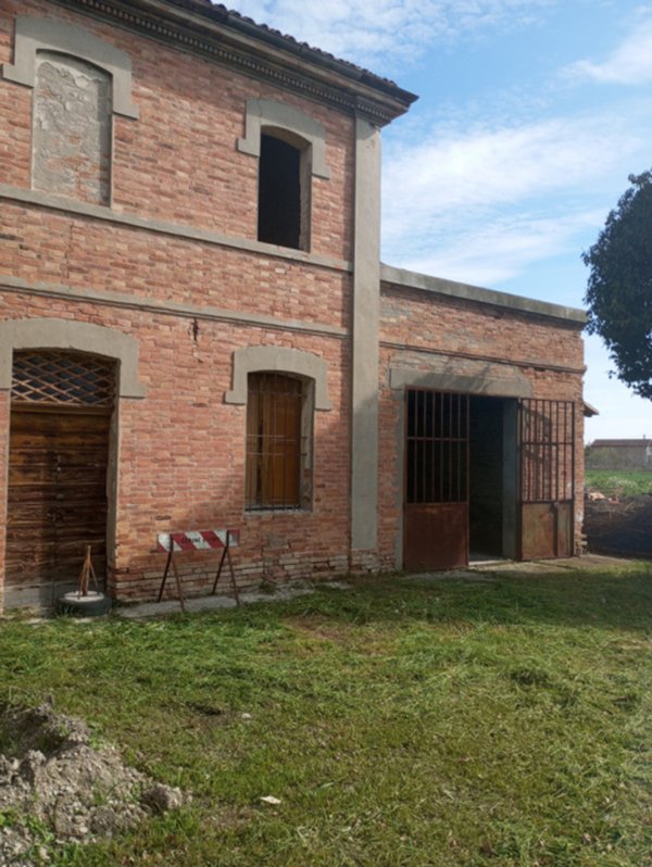 casa indipendente in vendita a Forlì