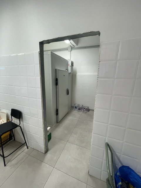 negozio in vendita a Forlì in zona Centro Storico