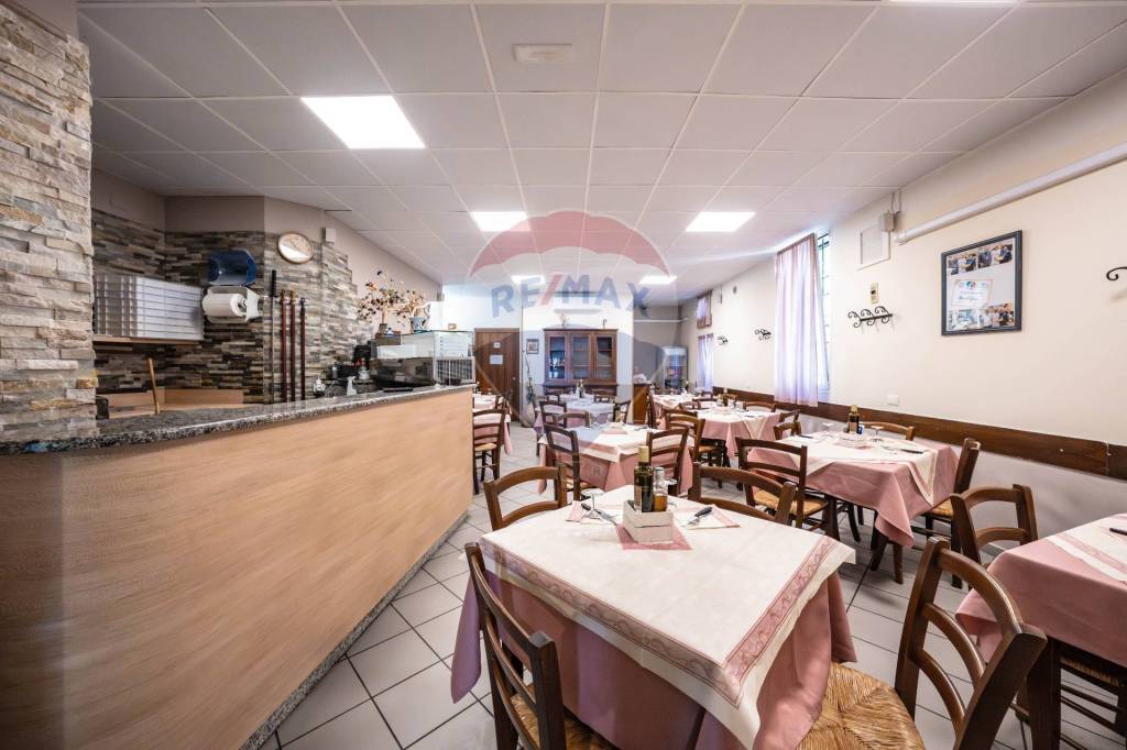 negozio in vendita a Forlì in zona Carpena