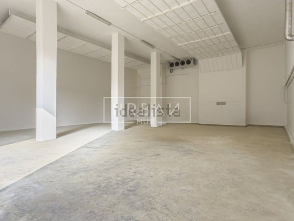 locale commerciale in vendita a Forlì in zona San Benedetto