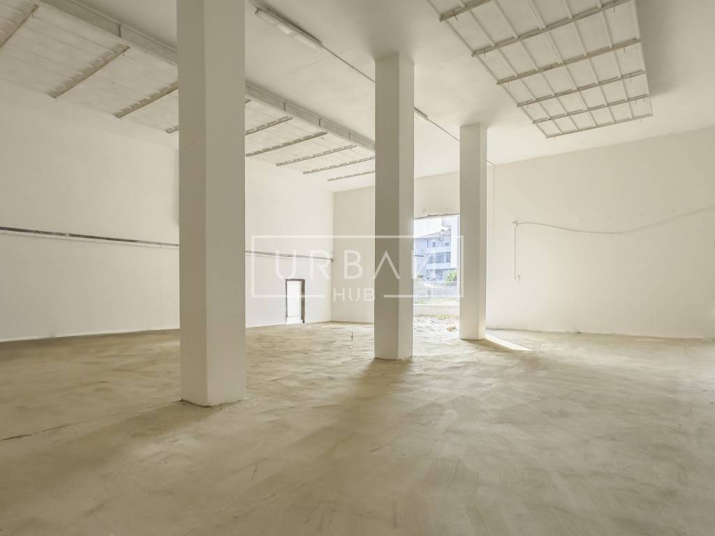 locale commerciale in vendita a Forlì in zona San Benedetto