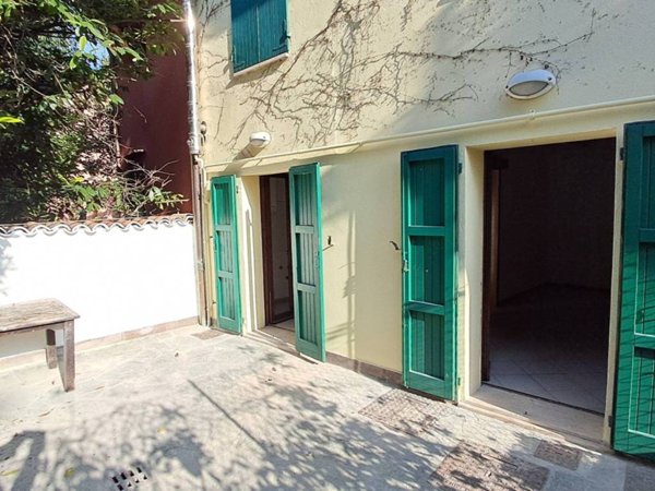 casa indipendente in vendita a Forlì