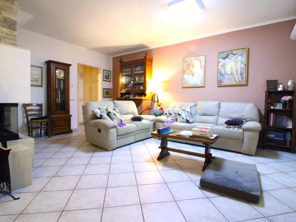 casa indipendente in vendita a Forlì in zona Villafranca di Forlì