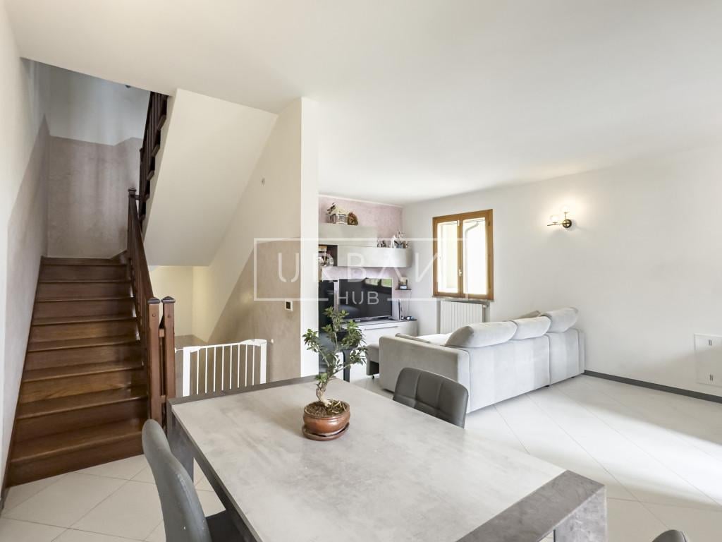 casa indipendente in vendita a Forlì in zona Carpinello