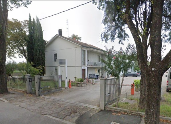 locale di sgombero in vendita a Forlì in zona Coriano
