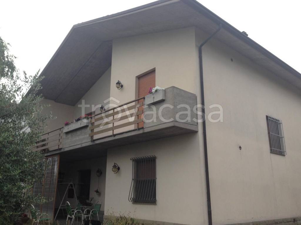 casa indipendente in vendita a Forlì in zona Poggio