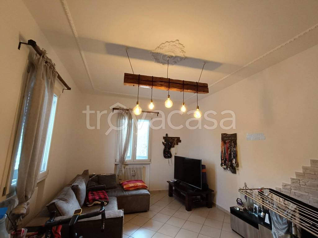 casa indipendente in vendita a Forlì in zona Vecchiazzano