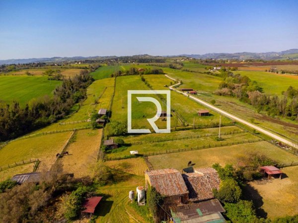 casa indipendente in vendita a Forlì in zona Vecchiazzano