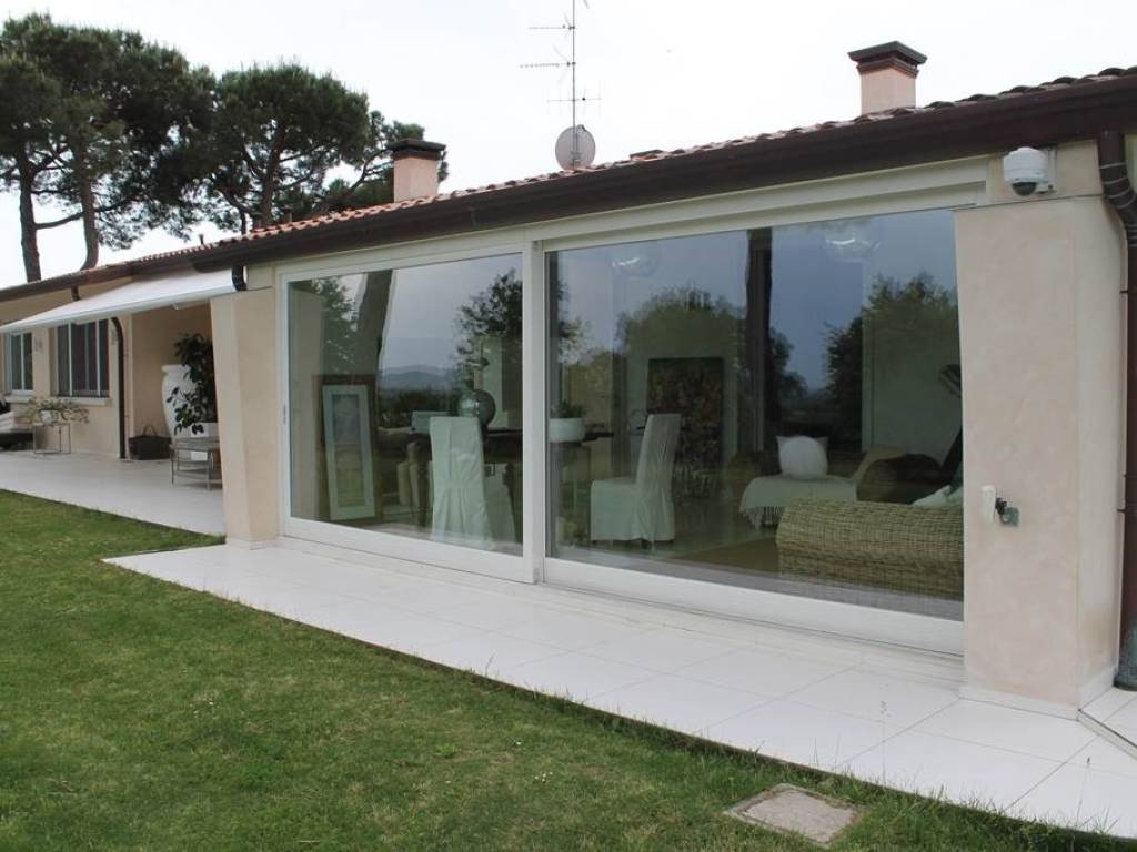 casa indipendente in vendita a Forlì in zona Vecchiazzano