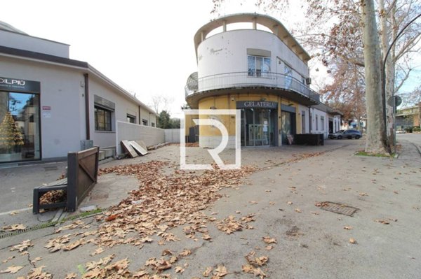 locale commerciale in vendita a Forlì in zona Centro Storico