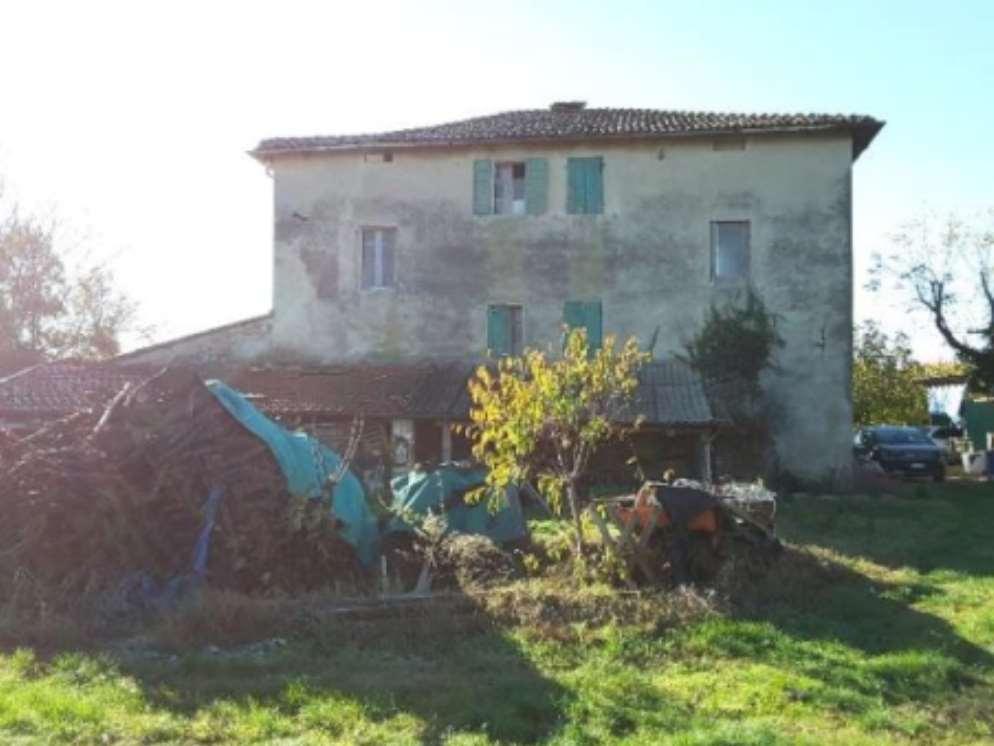 casa indipendente in vendita a Forlì in zona Quattro
