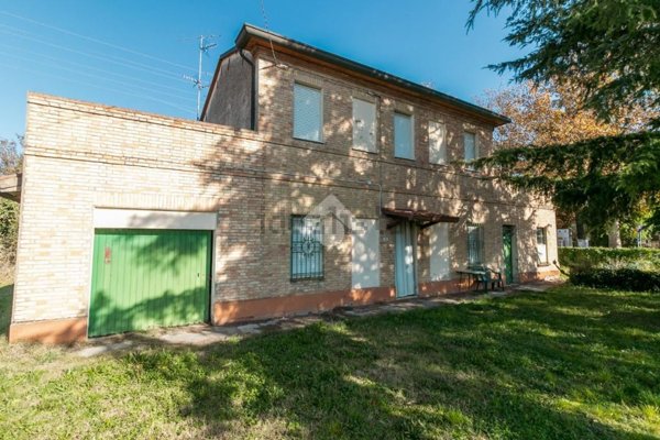 casa indipendente in vendita a Forlì in zona San Leonardo