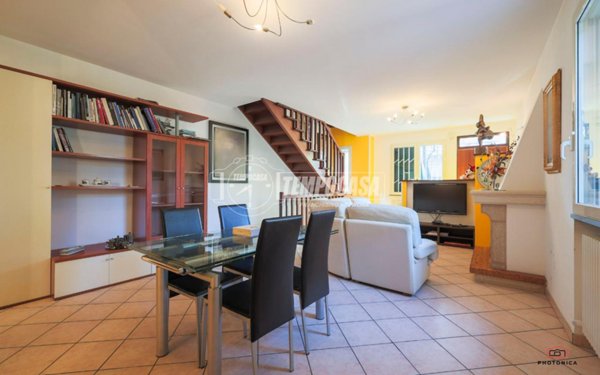 casa indipendente in vendita a Forlì