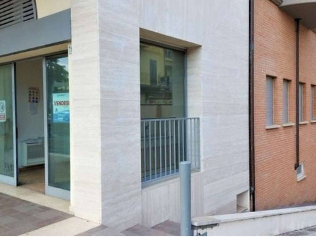 negozio in vendita a Forlì