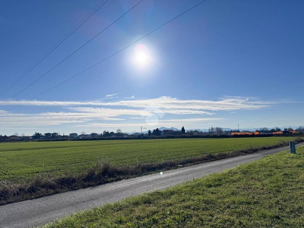 terreno edificabile in vendita a Forlì in zona Ronco